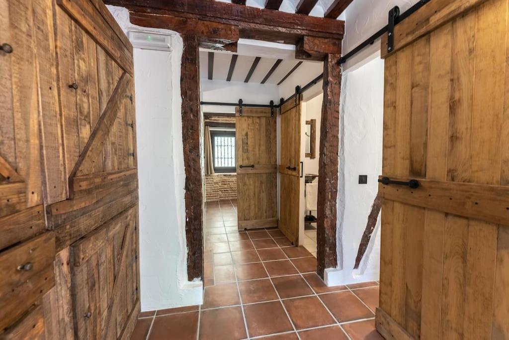 Encantador Apartamento En Calle Segovia マドリード エクステリア 写真