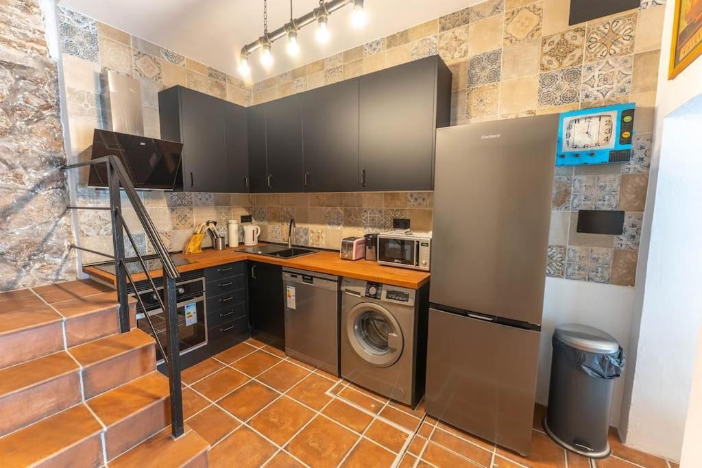 Encantador Apartamento En Calle Segovia マドリード エクステリア 写真