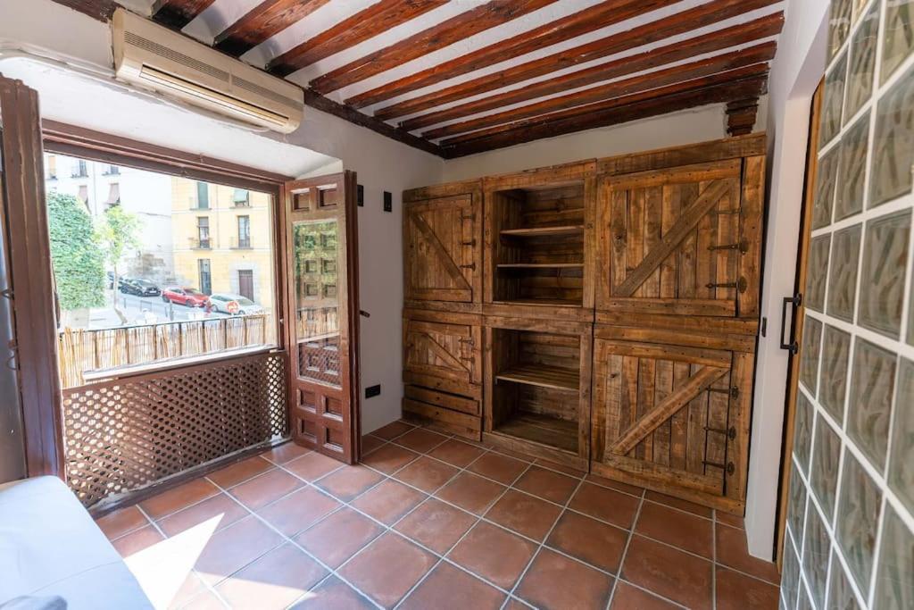 Encantador Apartamento En Calle Segovia マドリード エクステリア 写真