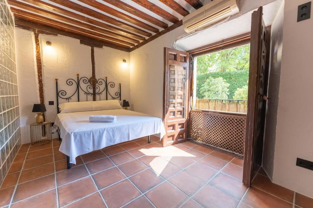 Encantador Apartamento En Calle Segovia マドリード エクステリア 写真