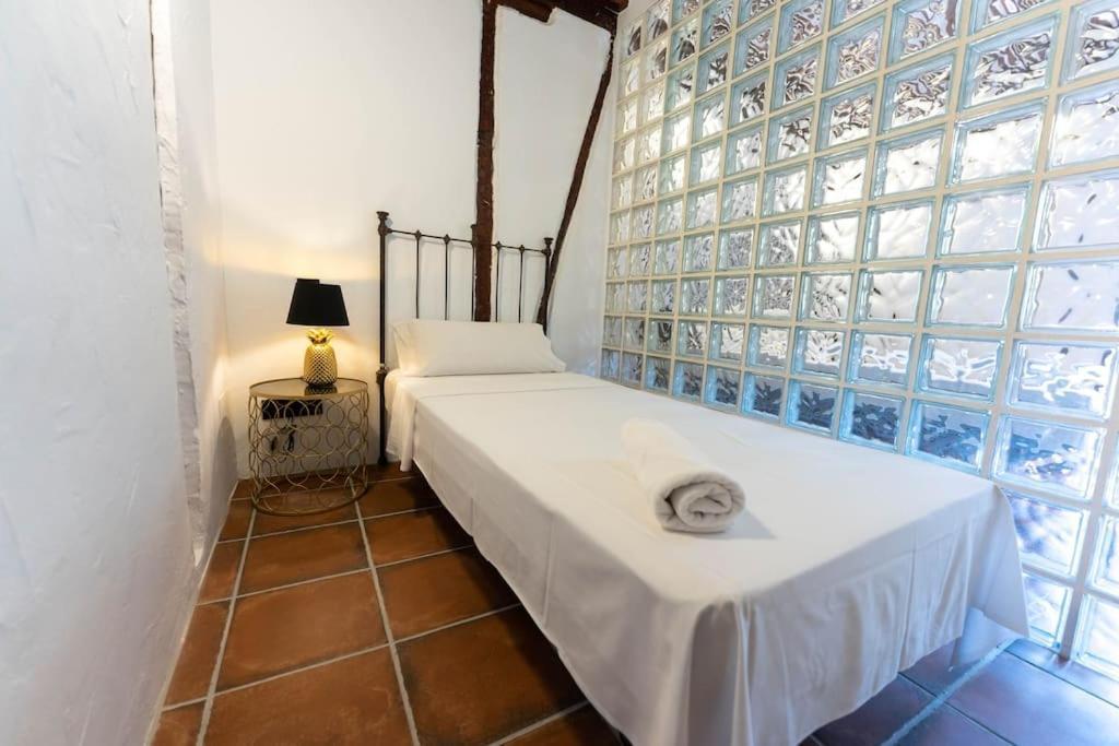 Encantador Apartamento En Calle Segovia マドリード エクステリア 写真